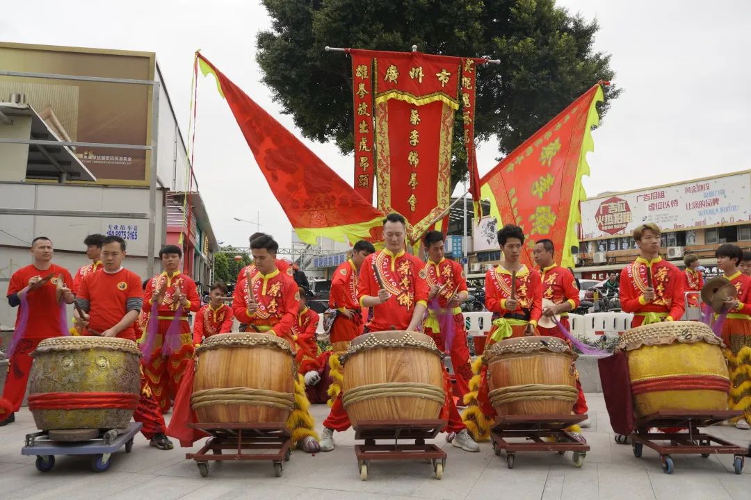 白云美湾广场│锣鼓三通迎开市,舞狮采青财运来 白云美湾广场│锣鼓三通迎开市,舞狮采青财运来