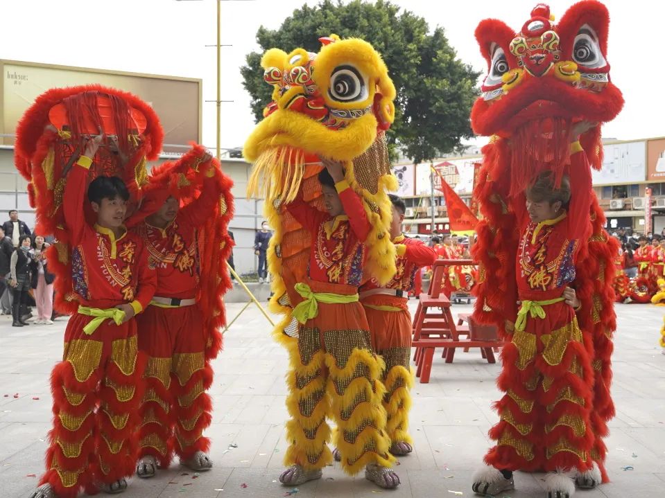 白云美湾广场│锣鼓三通迎开市,舞狮采青财运来 白云美湾广场│锣鼓三通迎开市,舞狮采青财运来
