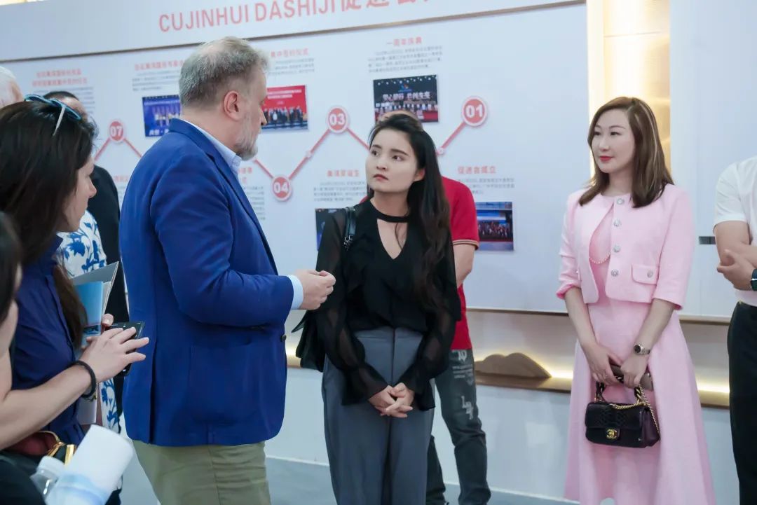 意大利博洛尼亚展览集团莅临白云美湾广场参观交流 意大利博洛尼亚展览集团莅临白云美湾广场参观交流